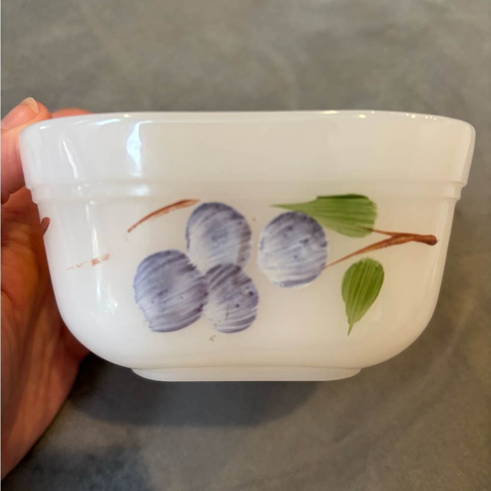 Vintage Fire King Anchor Hocking White Oven Ware Square Dish with Painted Fruits - Picture 2 of 7